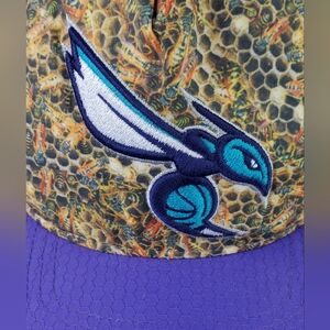 Mitchell & Ness NBA Charlotte Hornets Hornet Pattern UNIQUE Snapback Hat - READ
